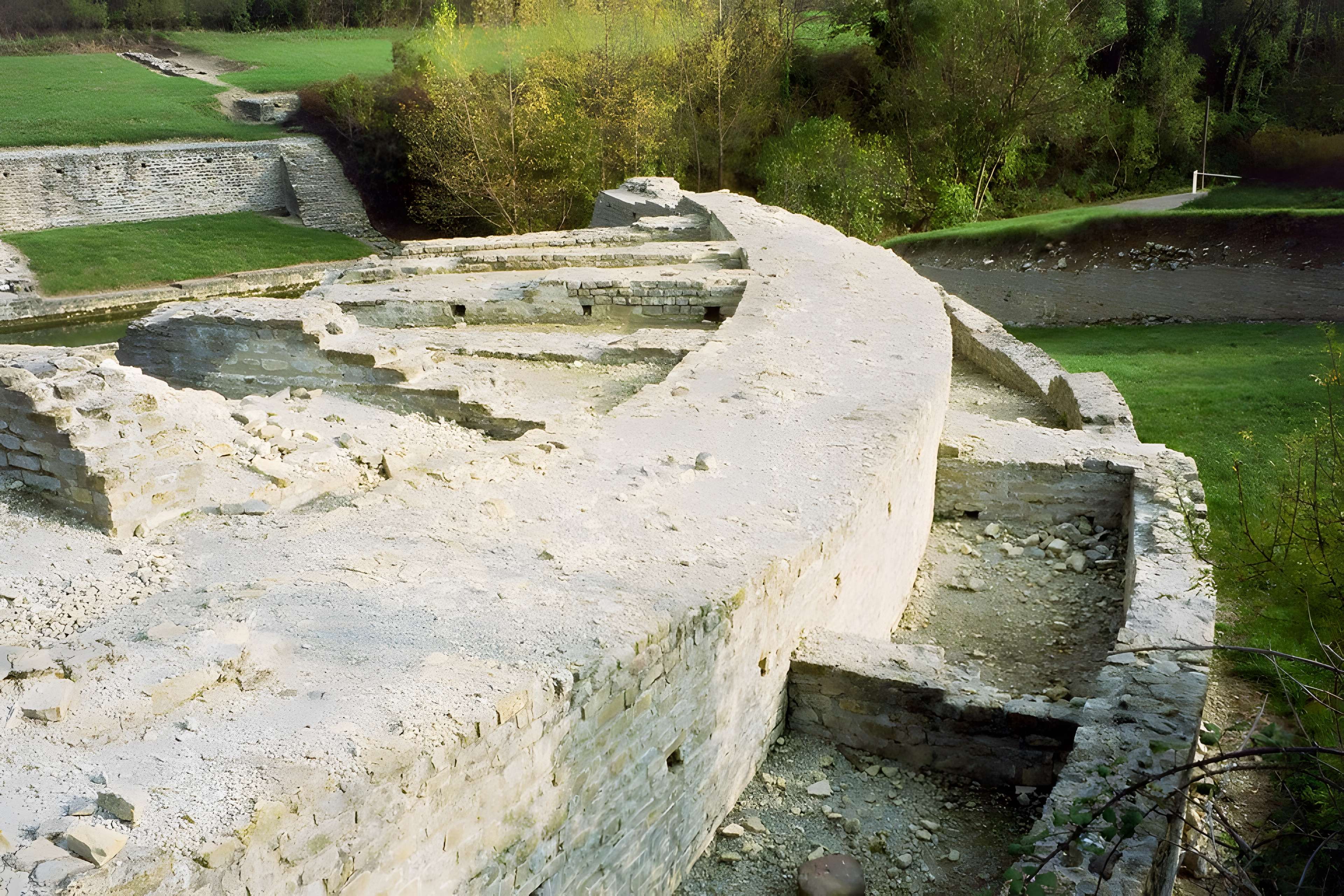 Site archéologique d'Alba-la-Romaine