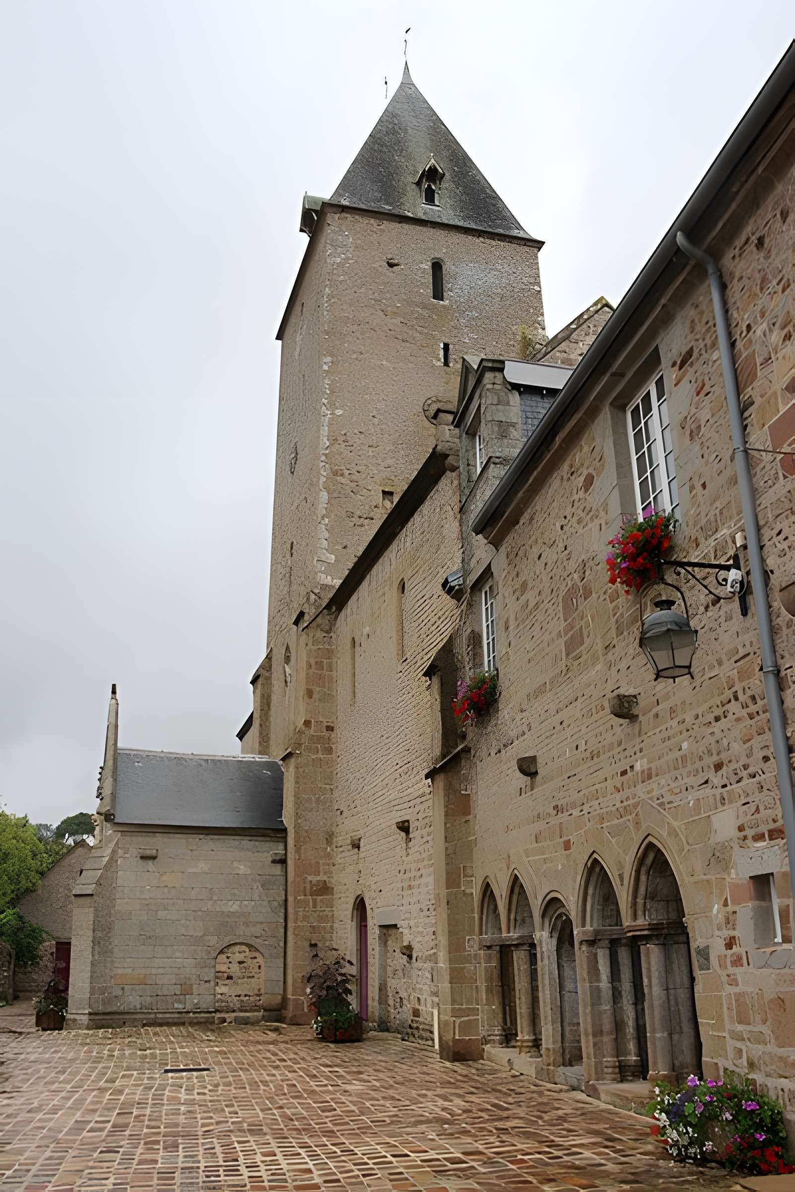 Abbaye de Lonlay