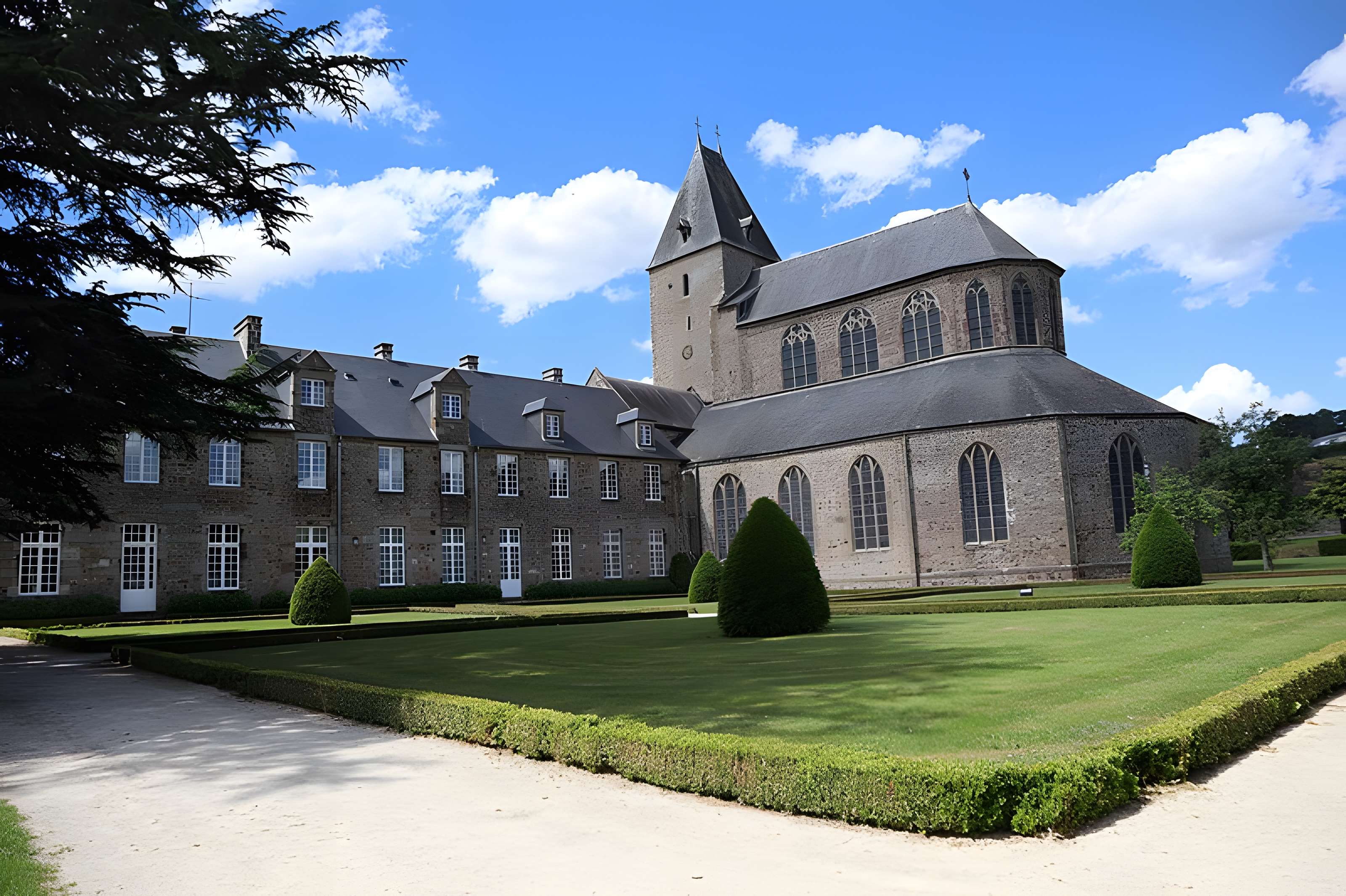 Abbaye de Lonlay