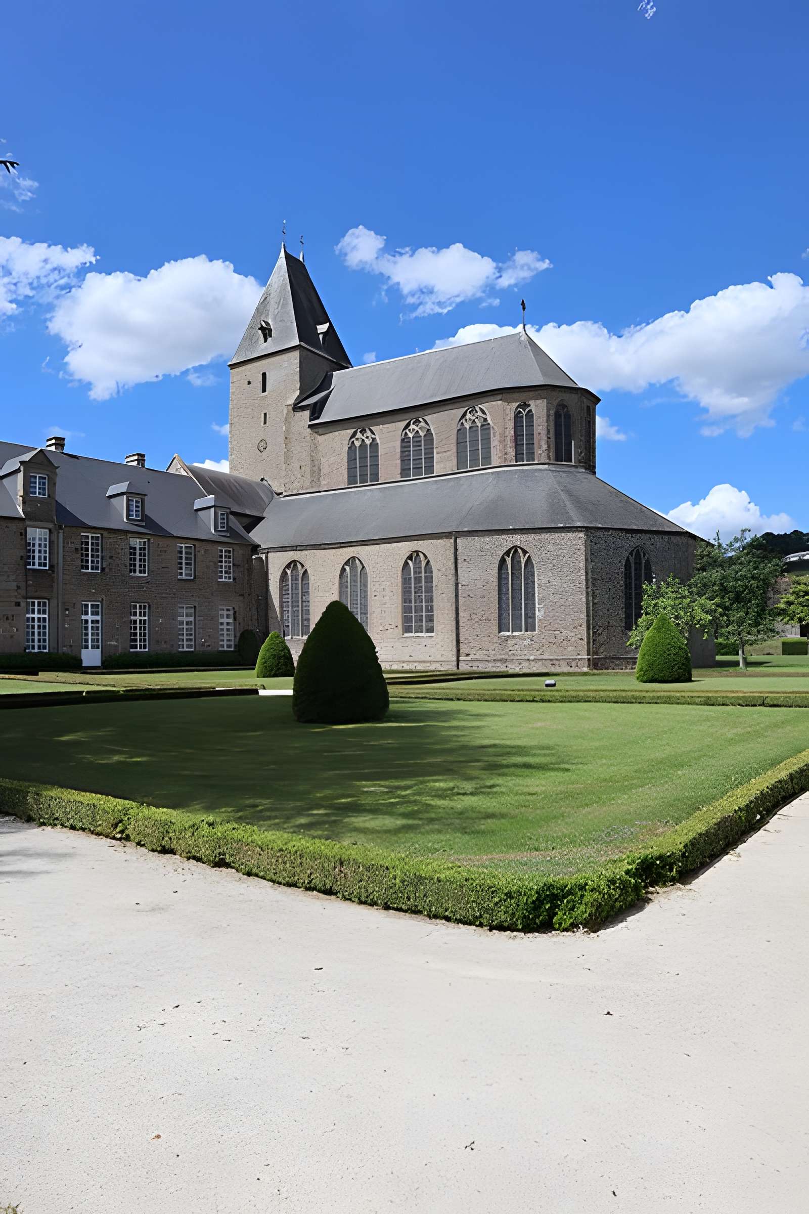Abbaye de Lonlay