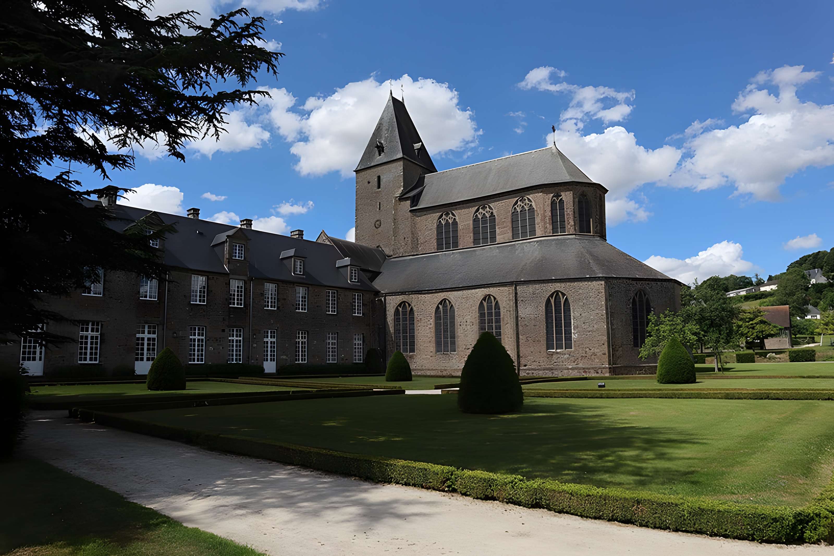 Abbaye de Lonlay