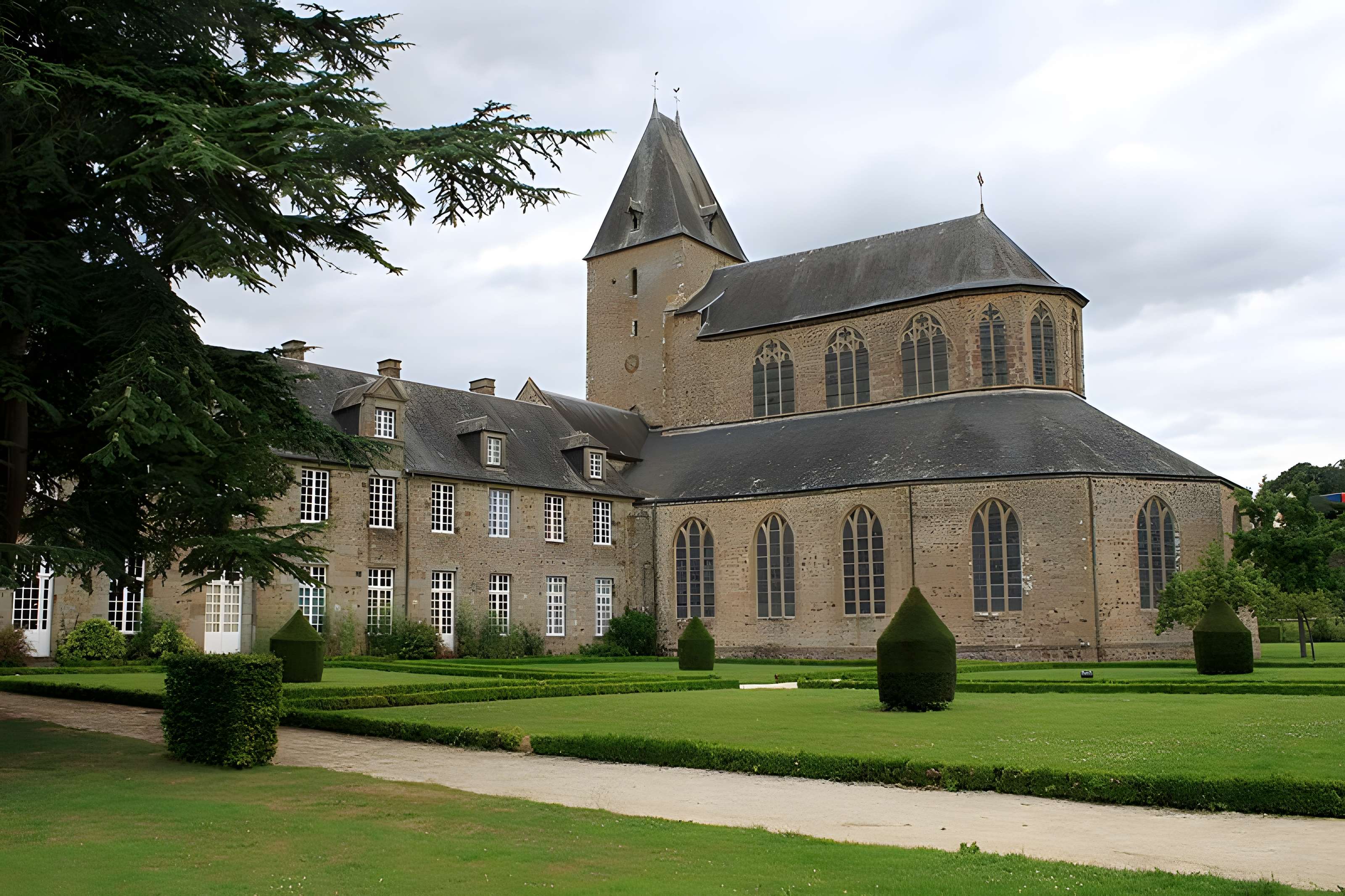 Abbaye de Lonlay
