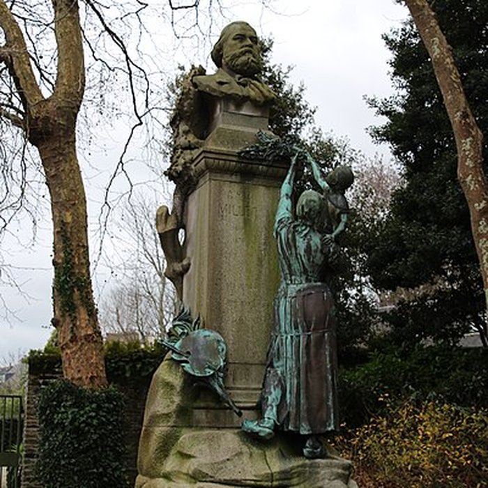 Photo de Statue de Jean-François Millet dans le jardin public, à Octeville