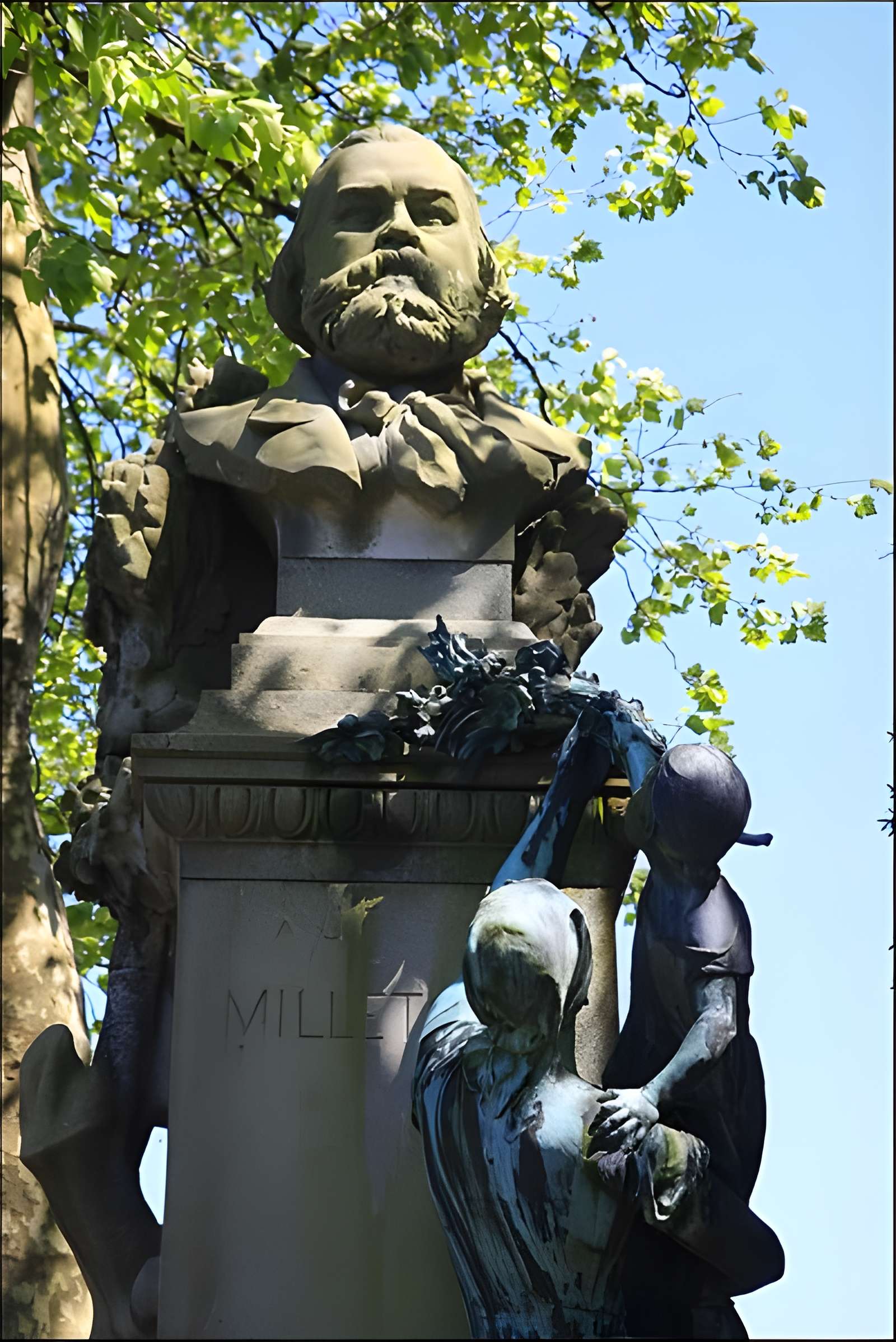 Statue de Jean-François Millet dans le jardin public, à Octeville