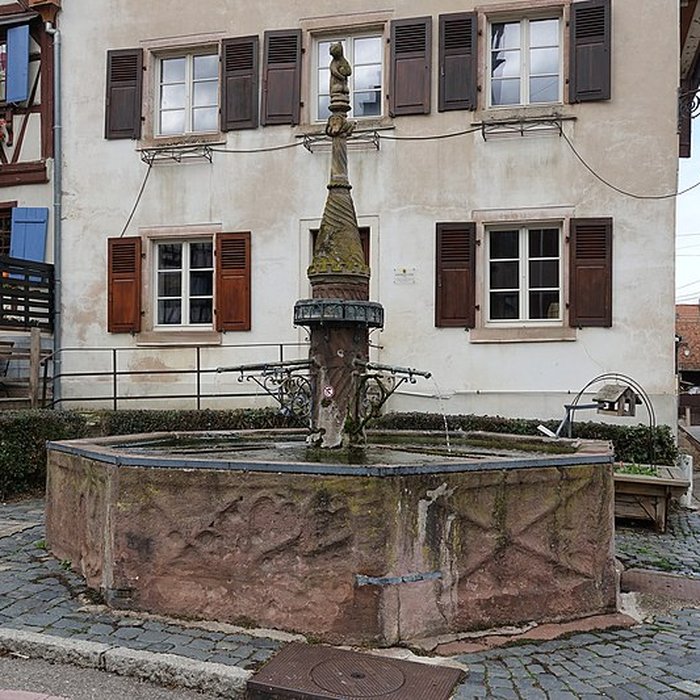 Photo de Stockbrunnen fontaine de Dambach-la-Ville