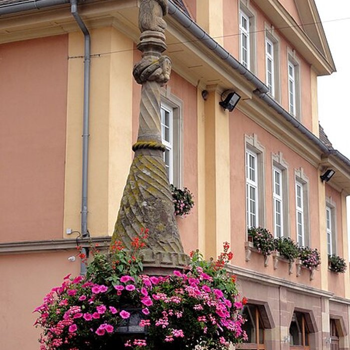 Photo de Stockbrunnen fontaine de Dambach-la-Ville