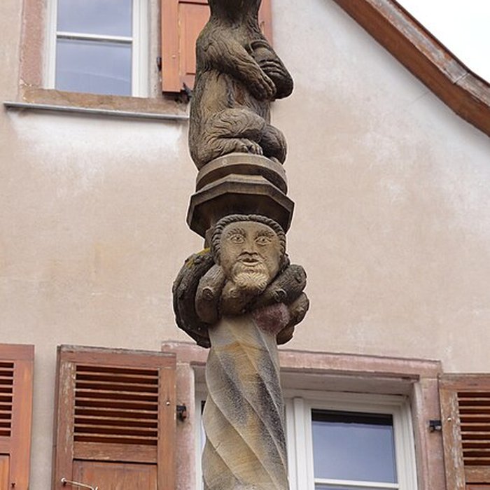 Photo de Stockbrunnen fontaine de Dambach-la-Ville