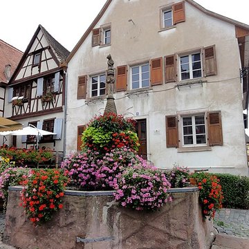 Stockbrunnen fontaine de Dambach-la-Ville