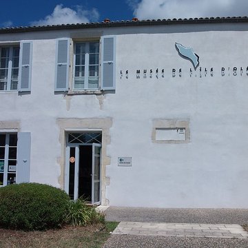 Musée oléronais Aliénor dAquitaine
