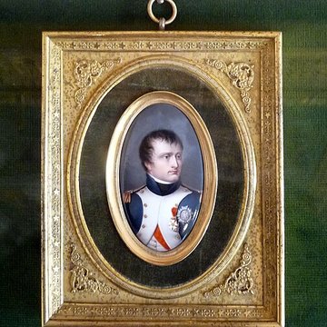 Musée napoléonien et musée africain annexes du musée national des châteaux de Malmaison et de Bois Préau