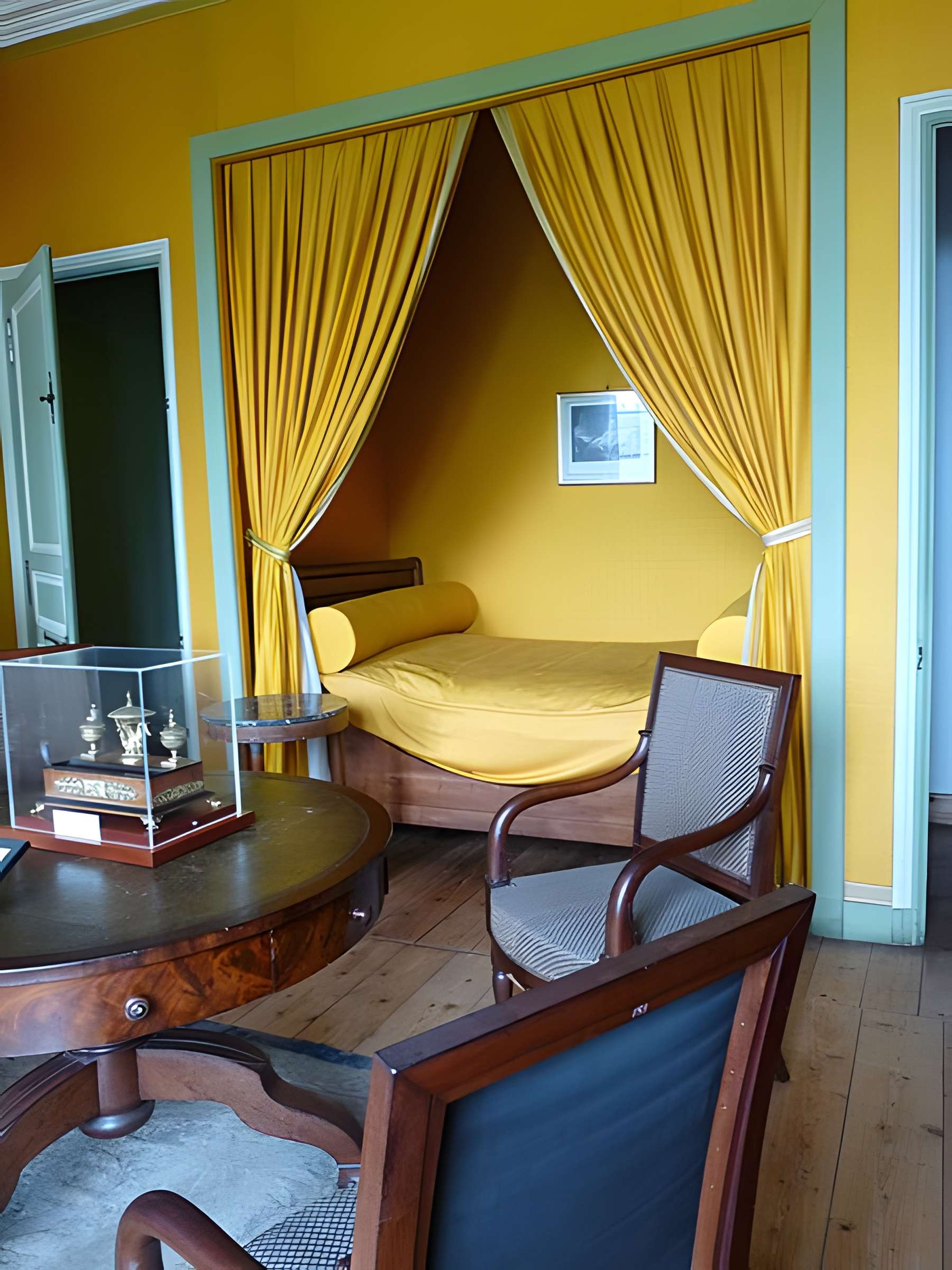 Musée napoléonien et musée africain (annexes du musée national des châteaux de Malmaison et de Bois Préau)