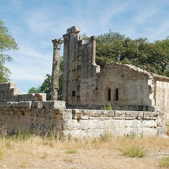 Photo de Temple romain de Château-Bas à Vernègues