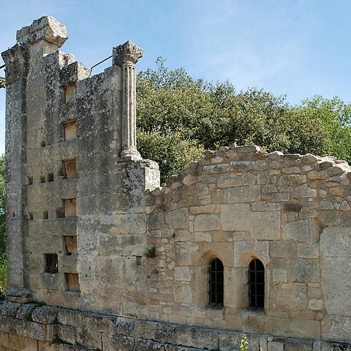 Photo de Temple romain de Château-Bas à Vernègues