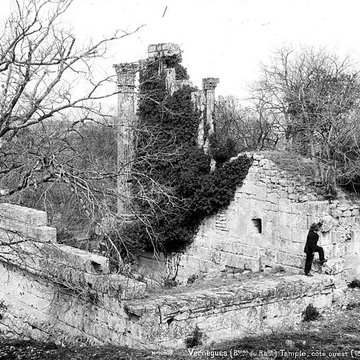 Temple romain de Château-Bas à Vernègues