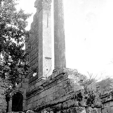 Temple romain de Château-Bas à Vernègues