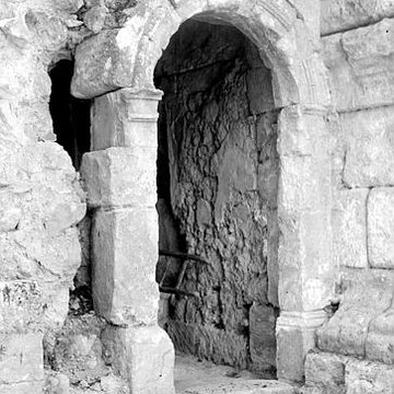 Temple romain de Château-Bas à Vernègues