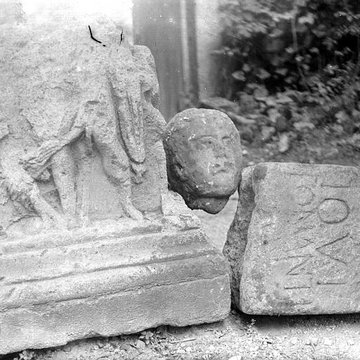 Temple romain de Château-Bas à Vernègues