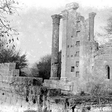 Temple romain de Château-Bas à Vernègues