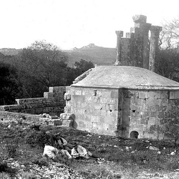 Temple romain de Château-Bas à Vernègues