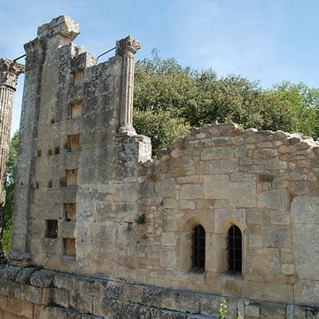 Temple romain de Château-Bas à Vernègues
