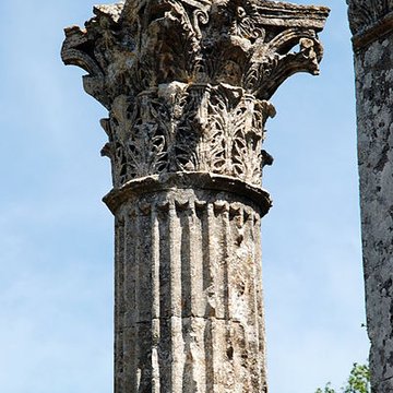 Temple romain de Château-Bas à Vernègues