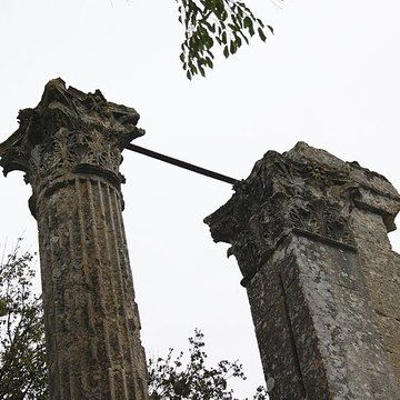Temple romain de Château-Bas à Vernègues