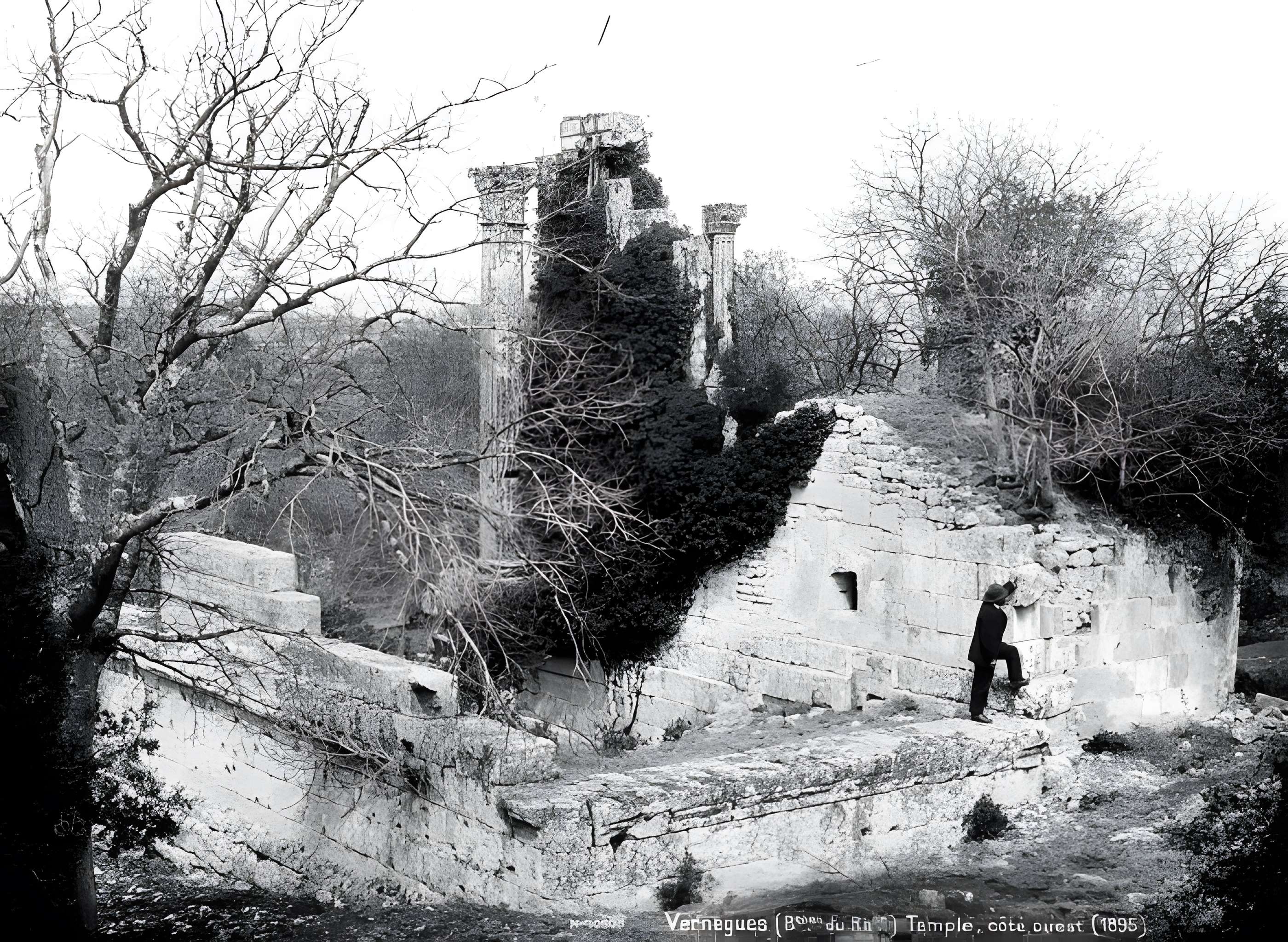 Temple romain de Château-Bas à Vernègues