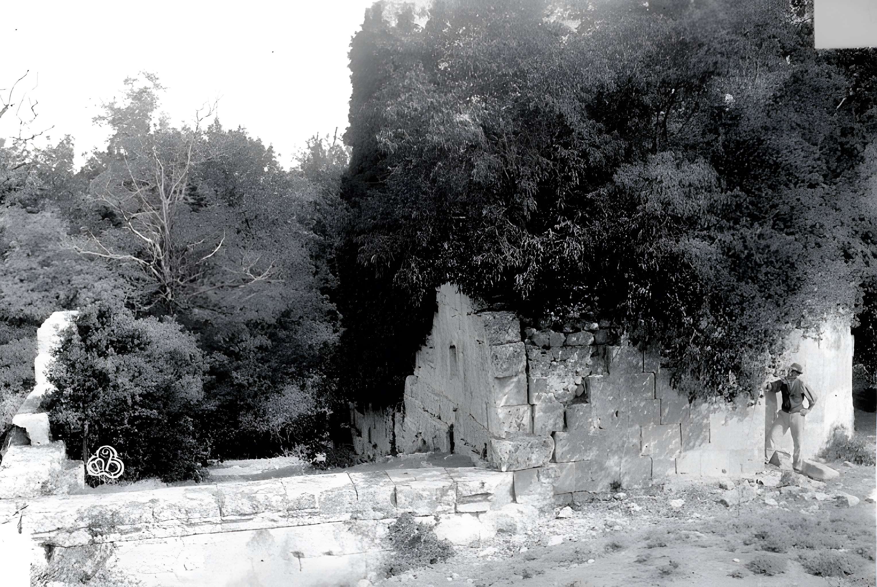 Temple romain de Château-Bas à Vernègues