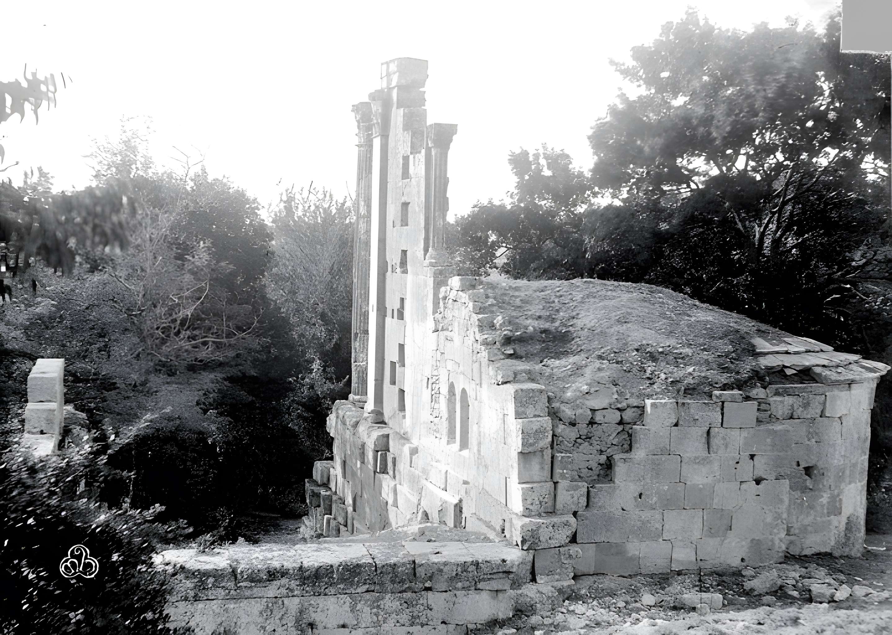 Temple romain de Château-Bas à Vernègues