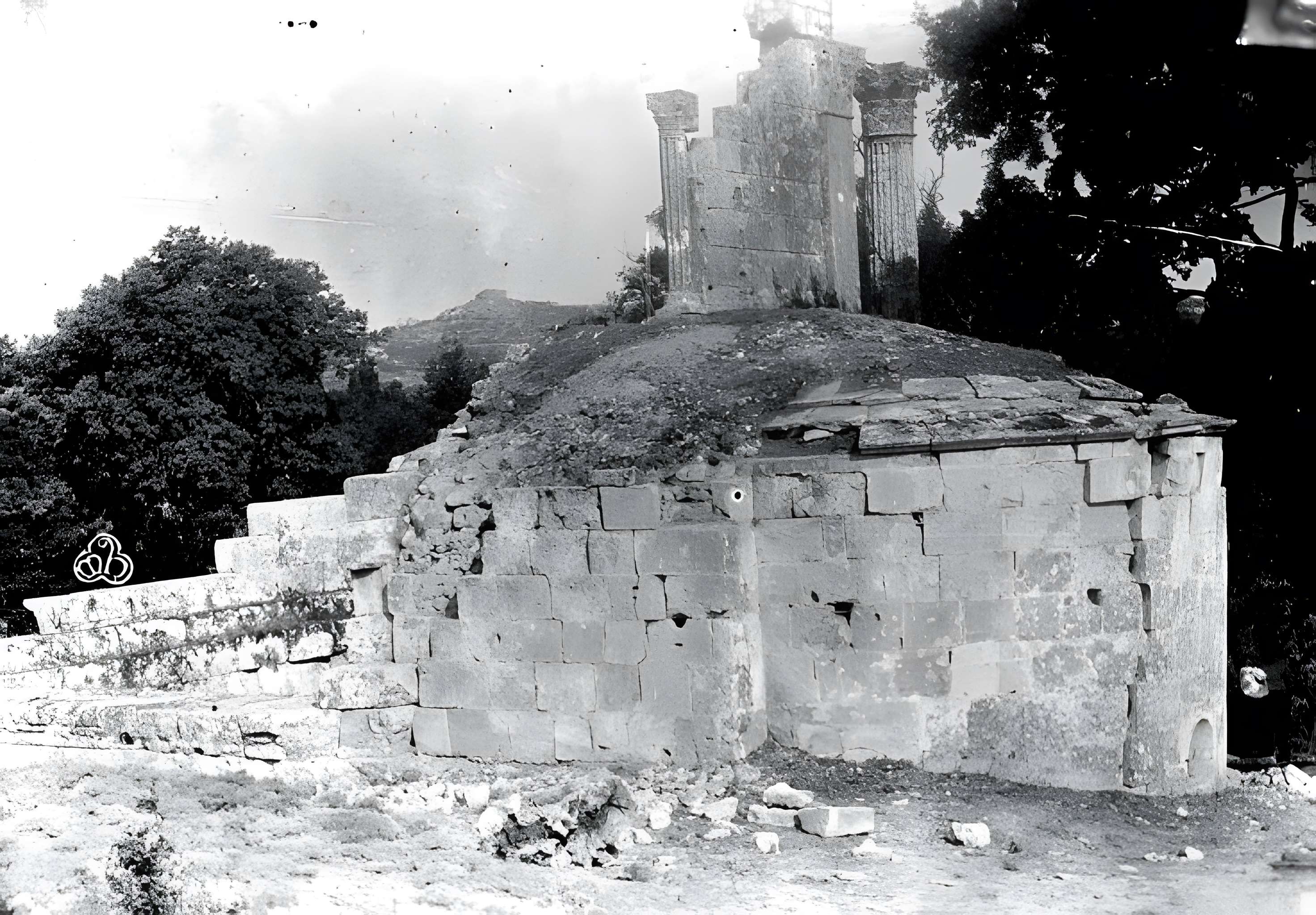 Temple romain de Château-Bas à Vernègues