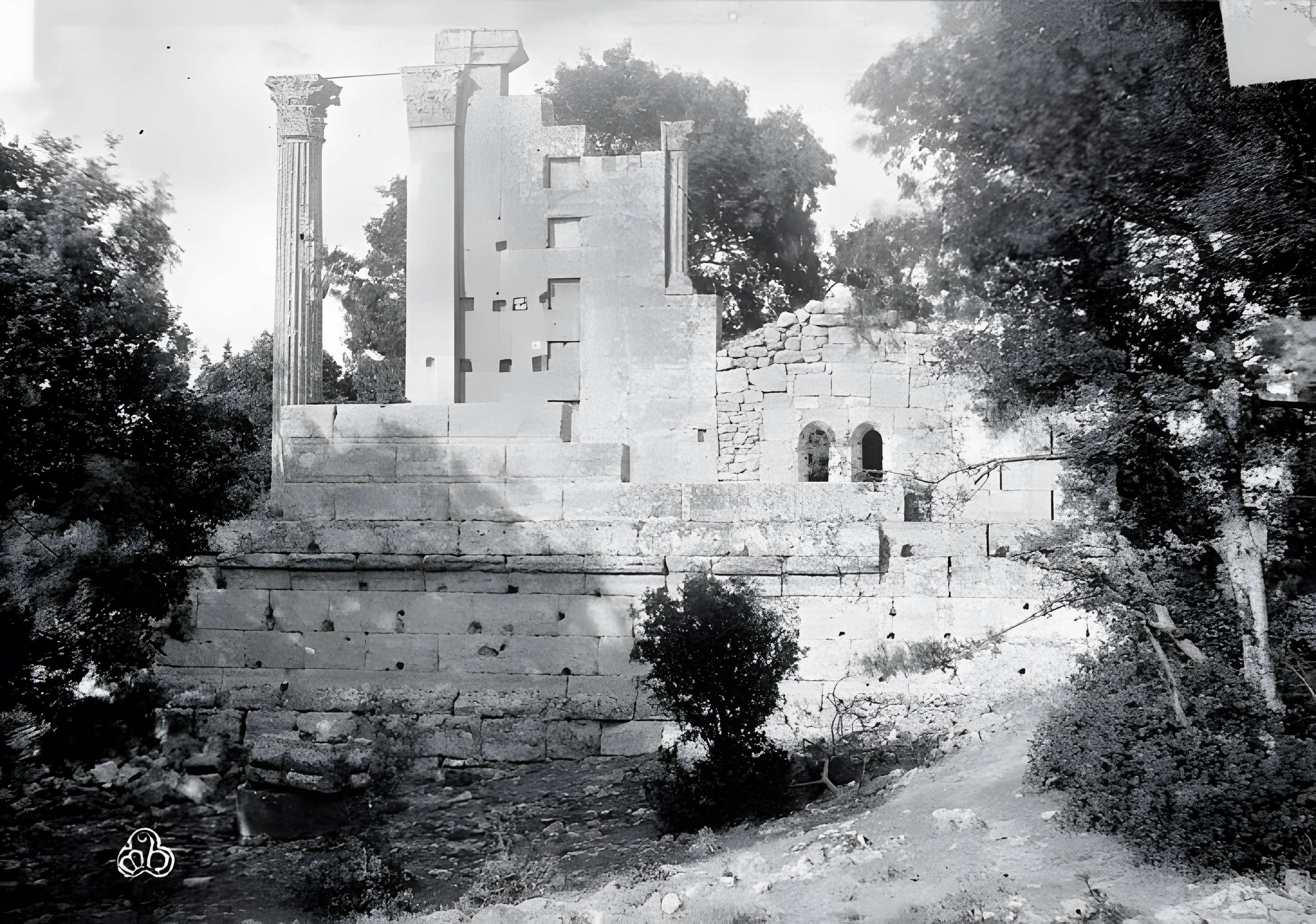 Temple romain de Château-Bas à Vernègues