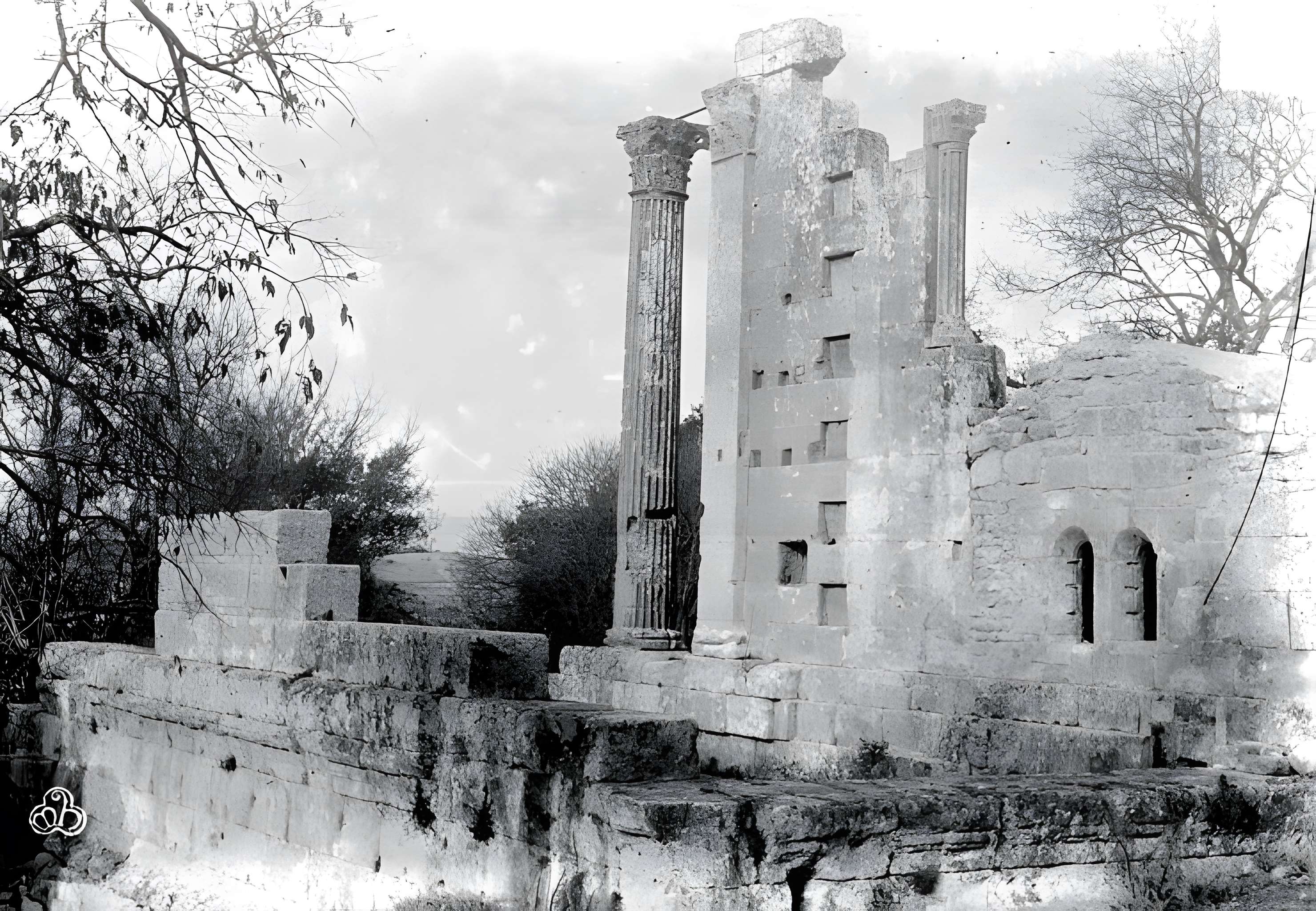 Temple romain de Château-Bas à Vernègues