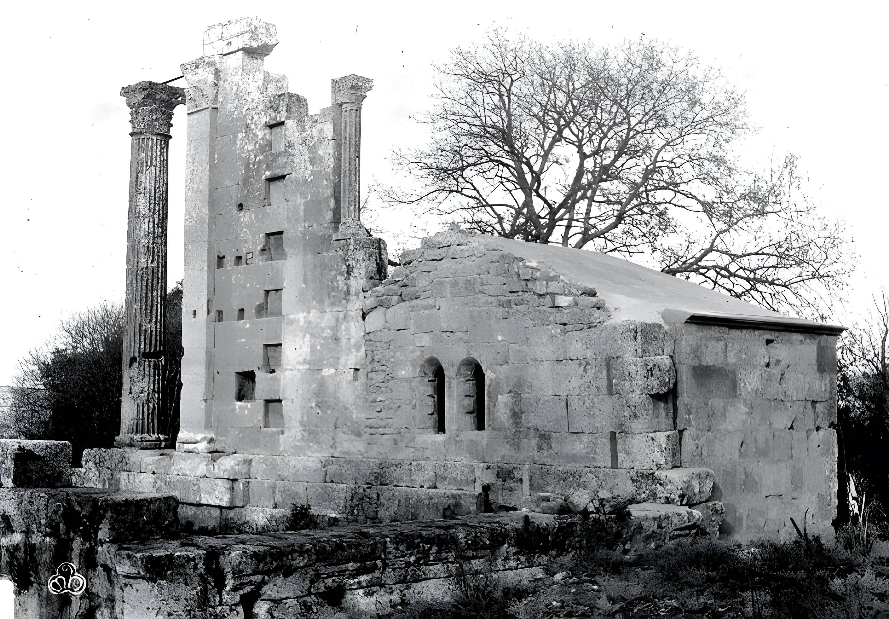 Temple romain de Château-Bas à Vernègues