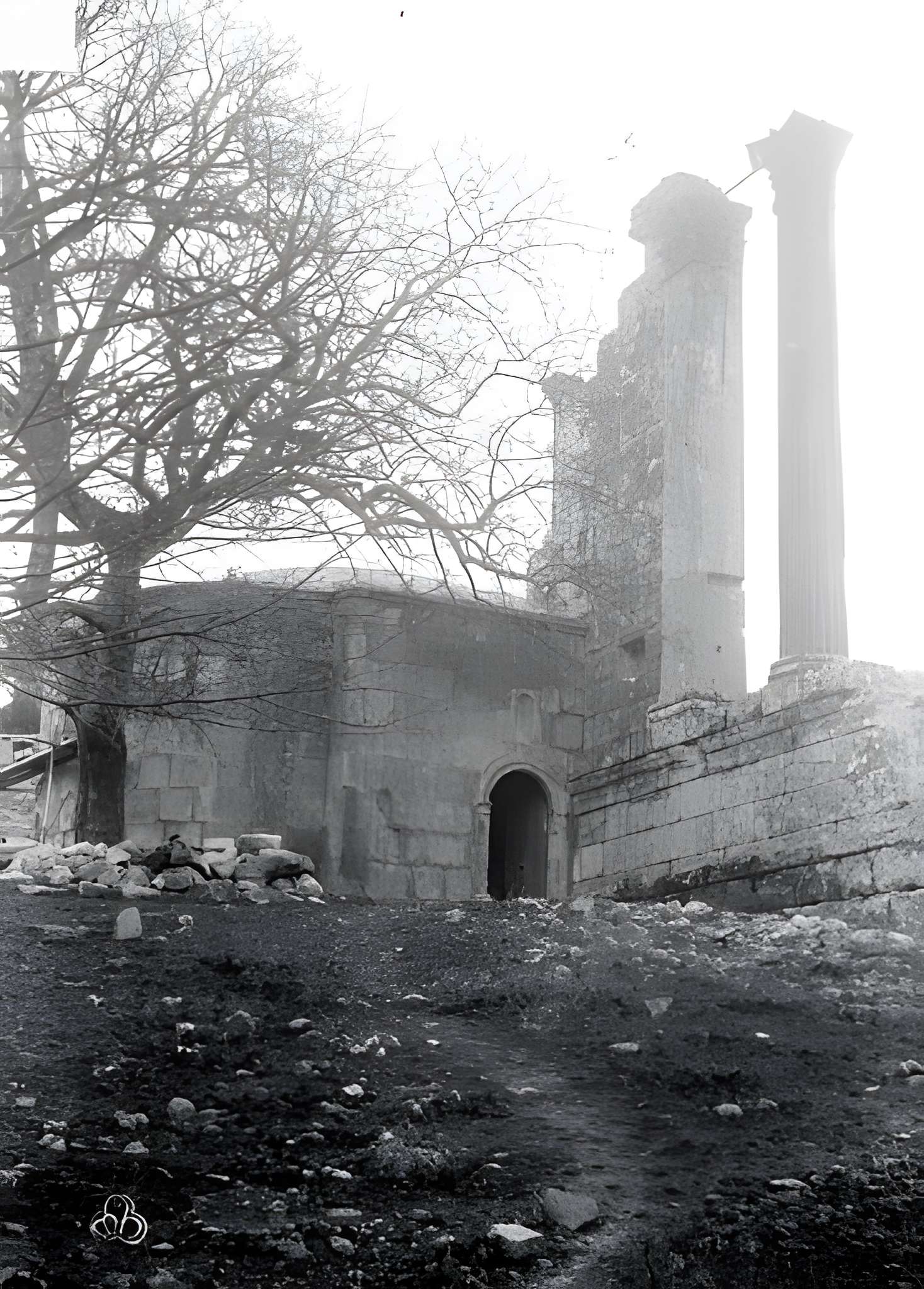 Temple romain de Château-Bas à Vernègues