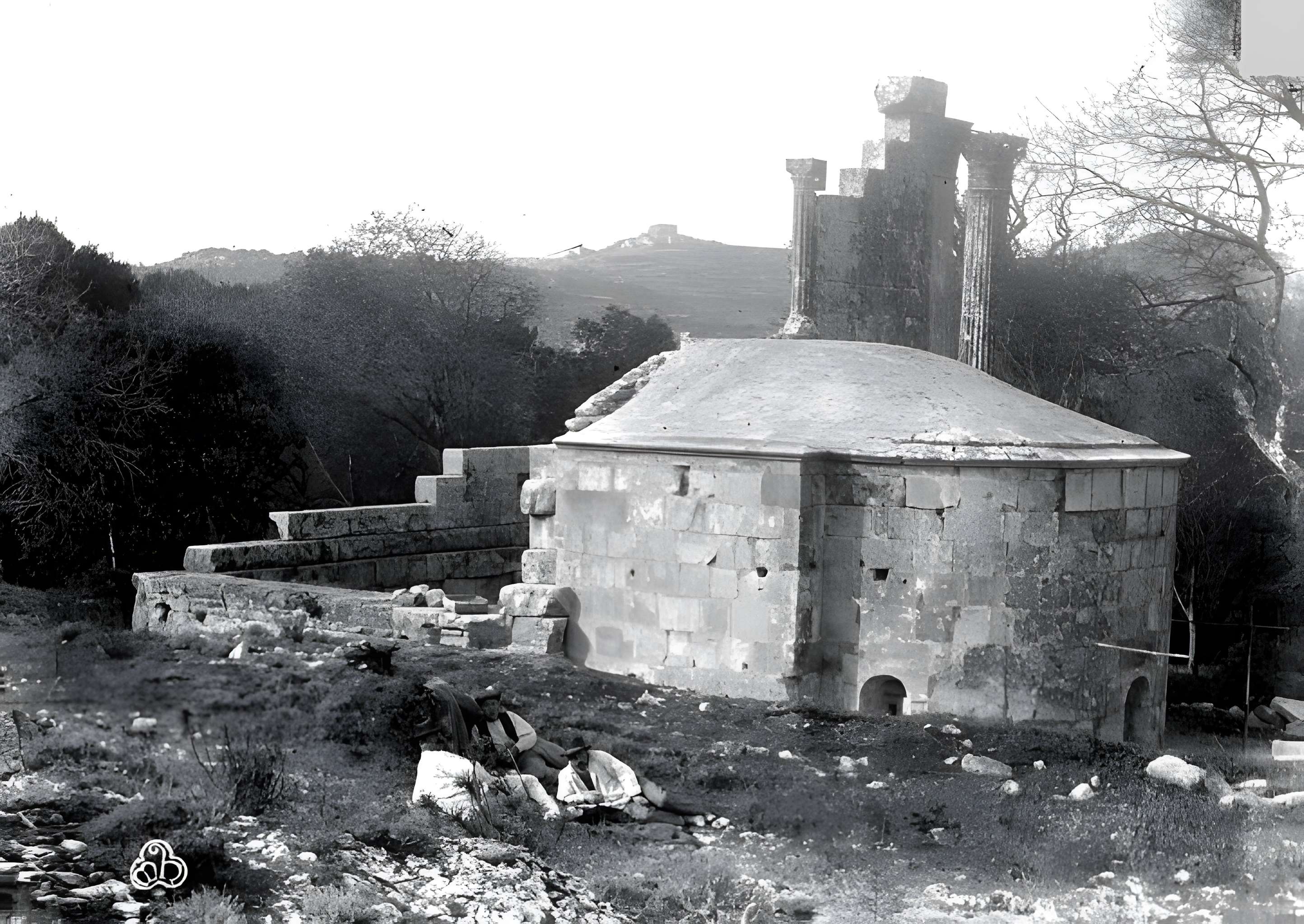 Temple romain de Château-Bas à Vernègues