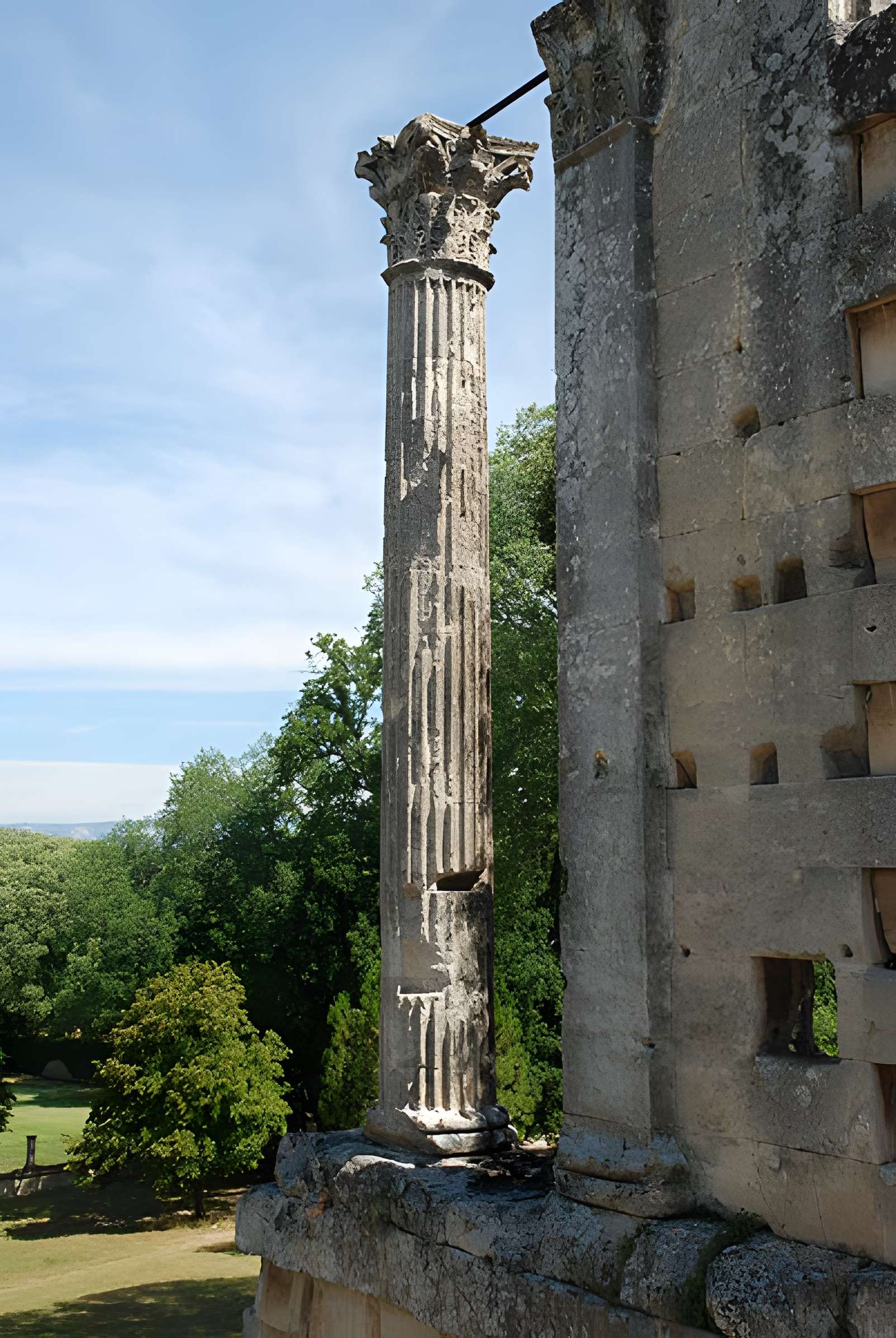 Temple romain de Château-Bas à Vernègues