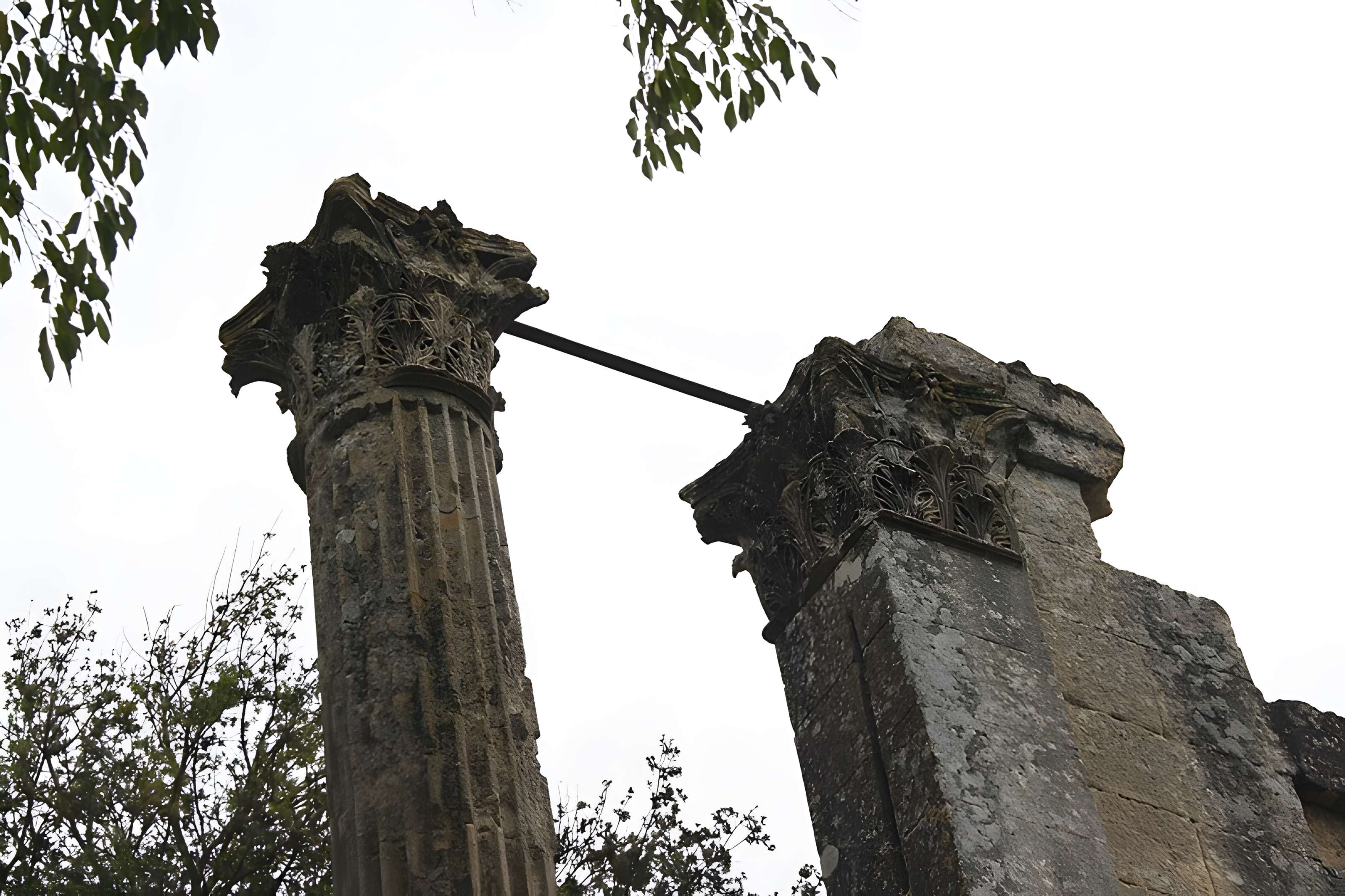 Temple romain de Château-Bas à Vernègues