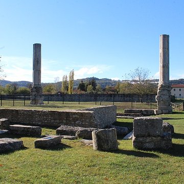 Temple romain dIzernore