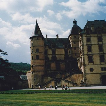 Musée départemental de la Révolution française