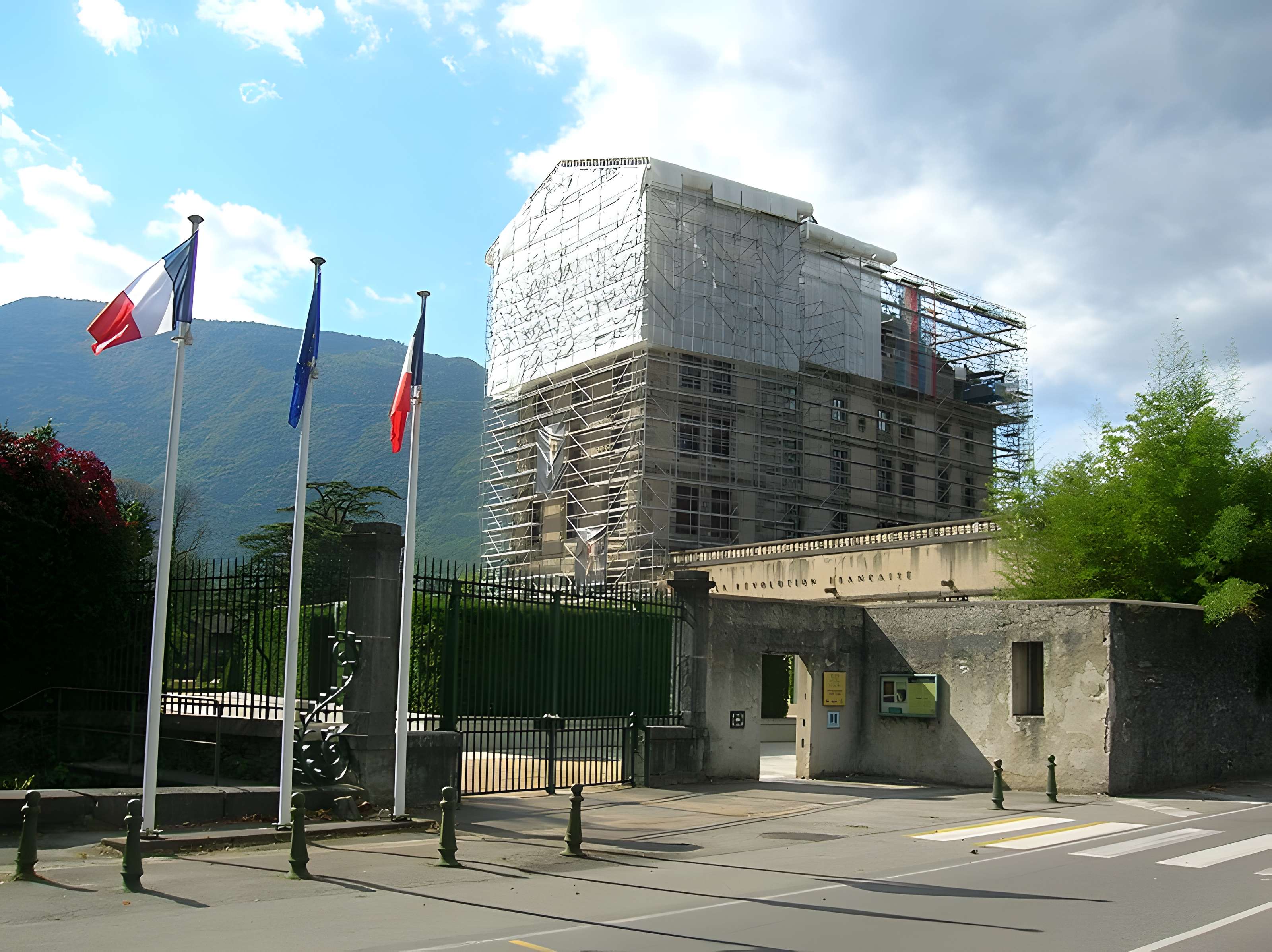 Musée départemental de la Révolution française