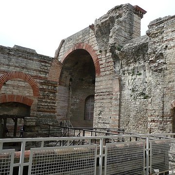 Thermes de Constantin à Arles