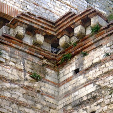 Thermes de Constantin à Arles