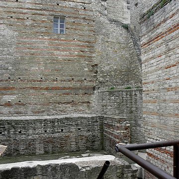 Thermes de Constantin à Arles
