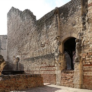 Thermes de Constantin à Arles