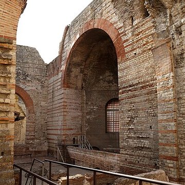 Thermes de Constantin à Arles