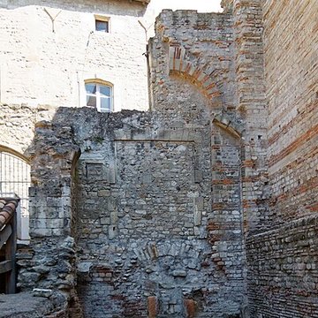 Thermes de Constantin à Arles