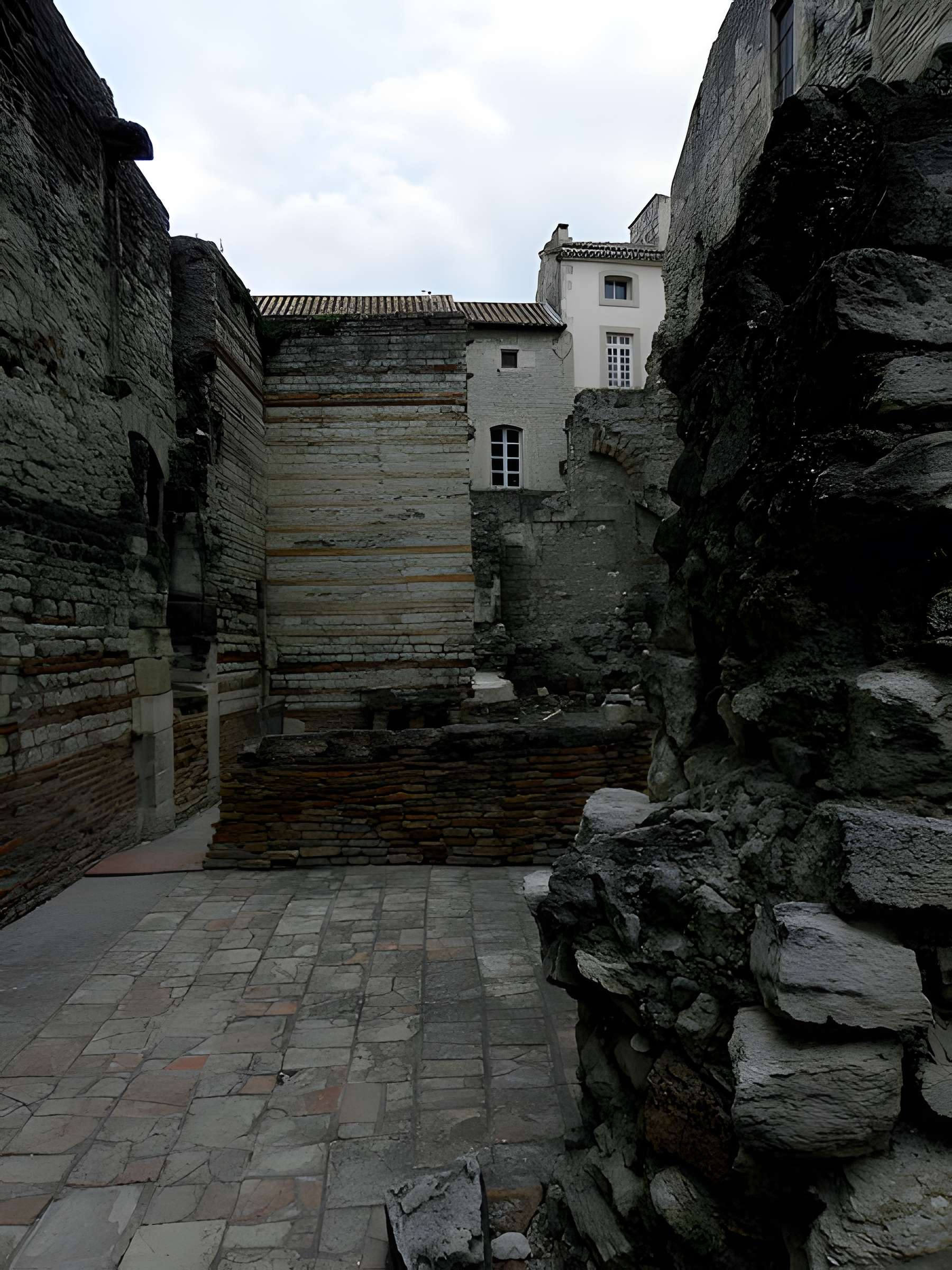 Thermes de Constantin à Arles