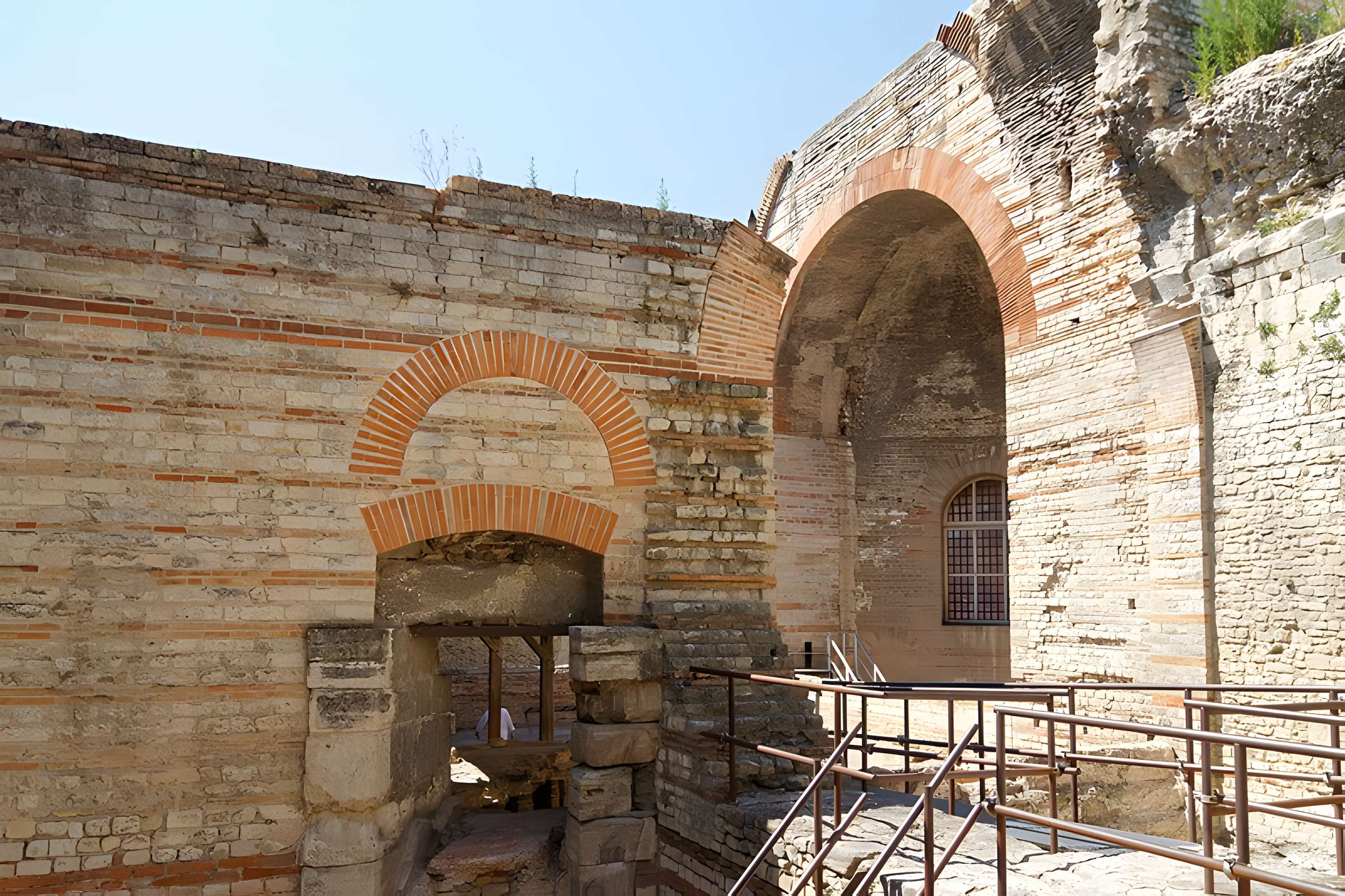 Thermes de Constantin à Arles