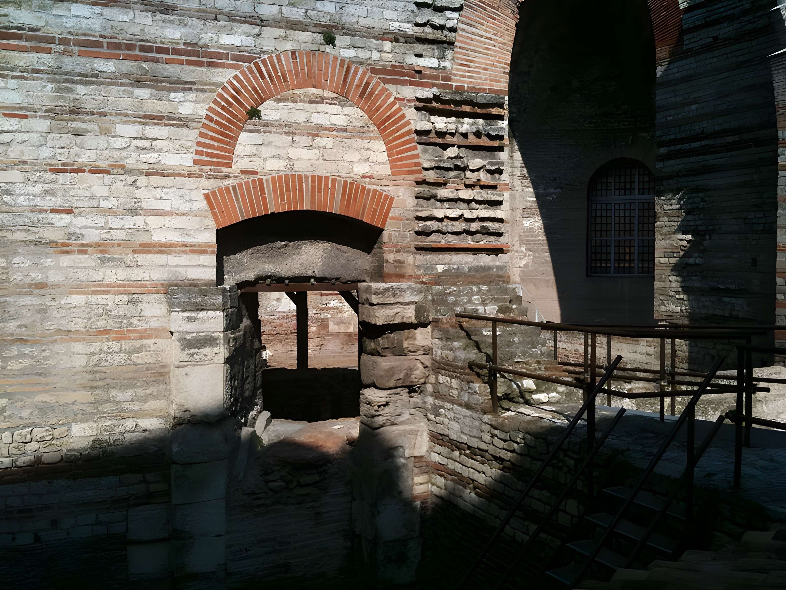 Thermes de Constantin à Arles