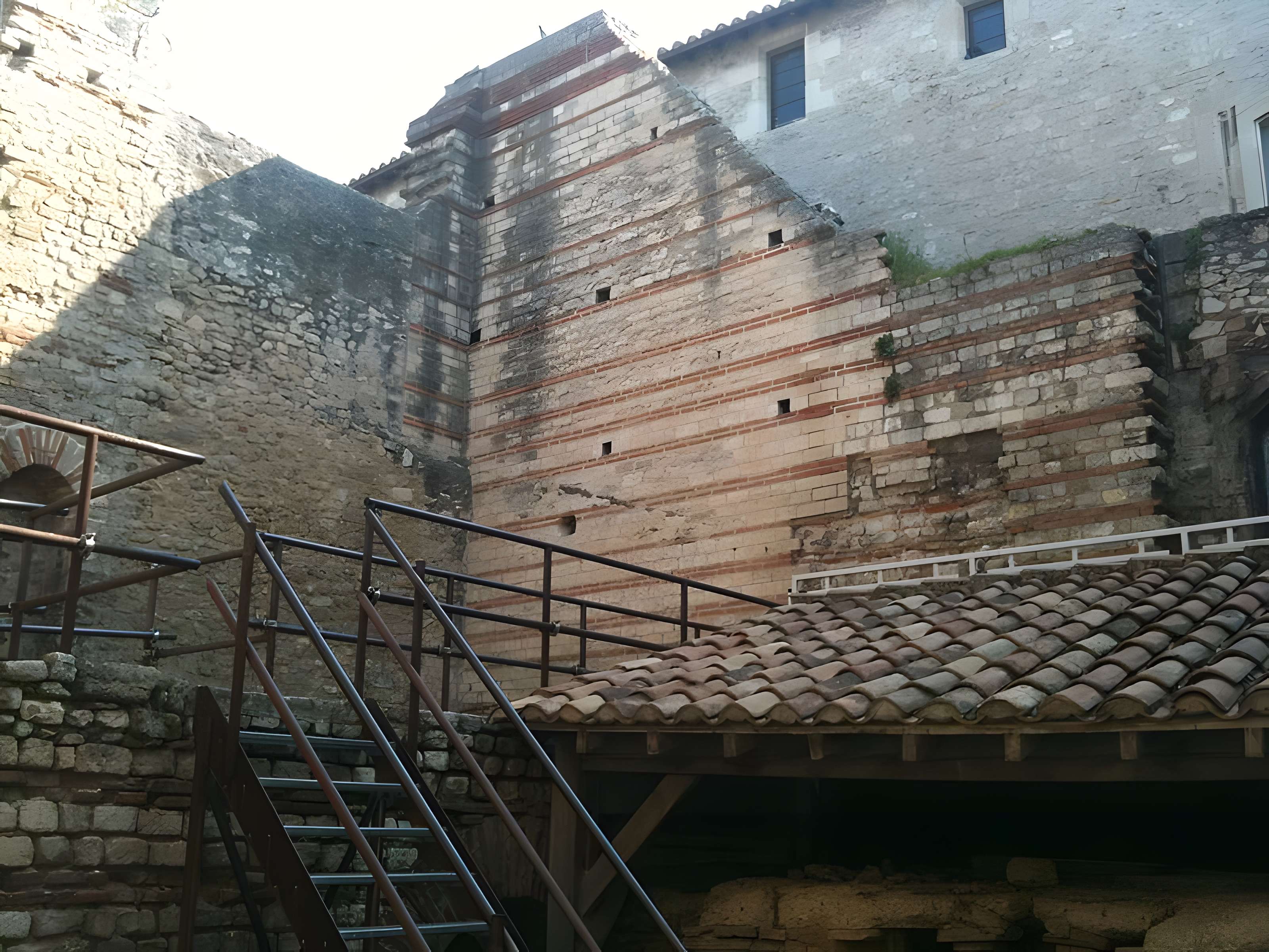Thermes de Constantin à Arles